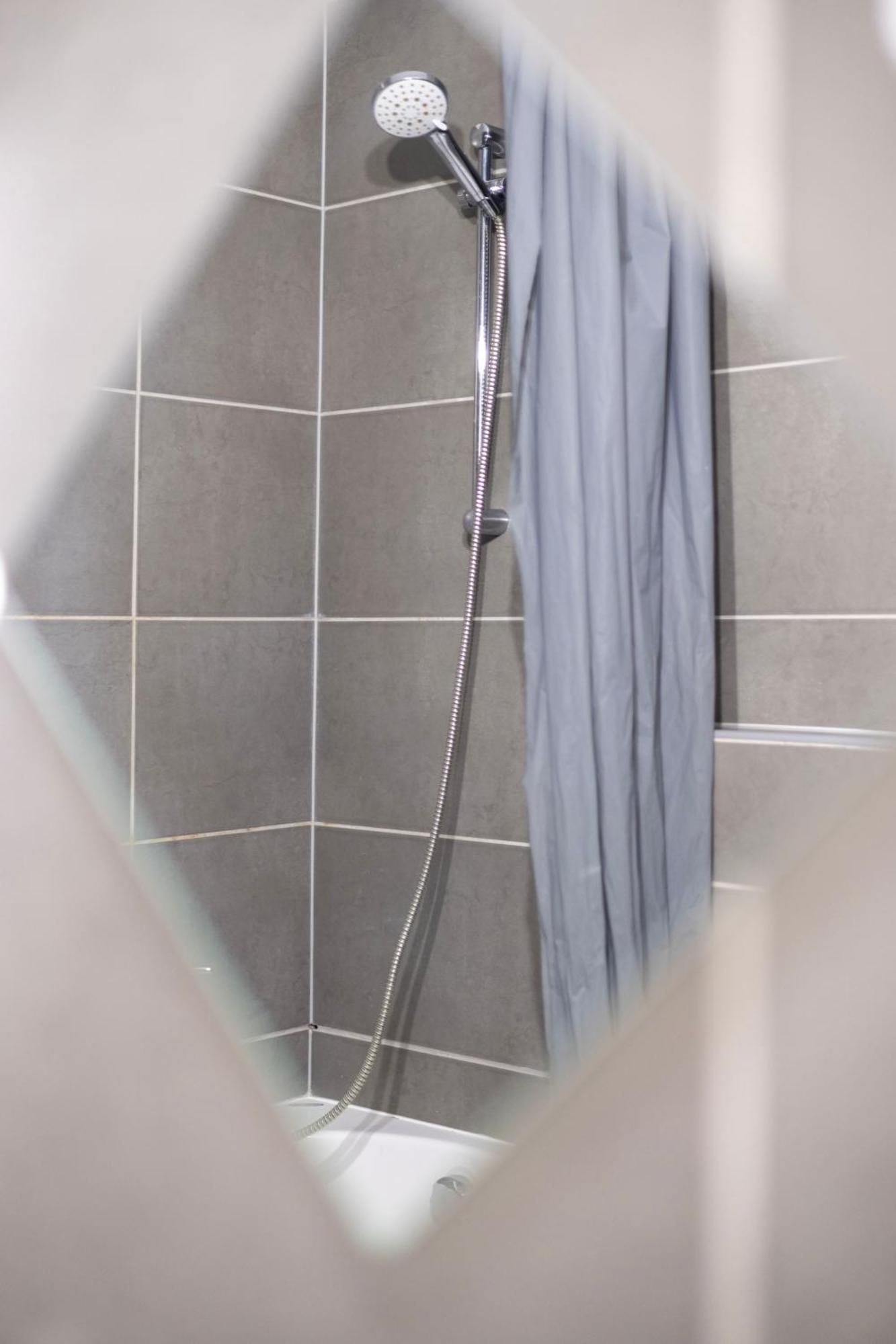 Apartament Deluxe Downtown W' Balcony In The Heart Of *