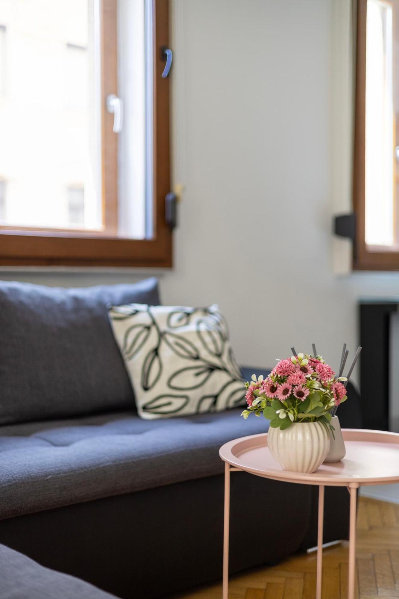 Deluxe Downtown W' Balcony In The Heart Of Apartament Budapeszt